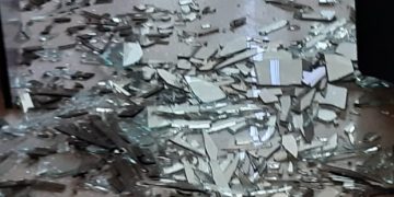 مكتب مركز المعلومات في بيروت يتعرض لاضرار نتيحة الانفجار امس