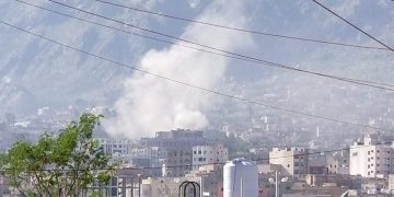 مركز المعلومات يدين قصف الحوثيين لمدينة تعز في أول يوم للعام الدراسي الجديد