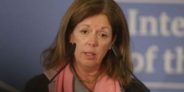 ليبيا: الممثلة الخاصة بالإنابة تعلن توصل اللجنة الاستشارية إلى اتفاق بشأن آلية اختيار السلطة التنفيذية