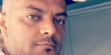 مركز المعلومات يؤكد أن مقتل هشام الحكيمي في صنعاء جريمة ضد الإنسانية